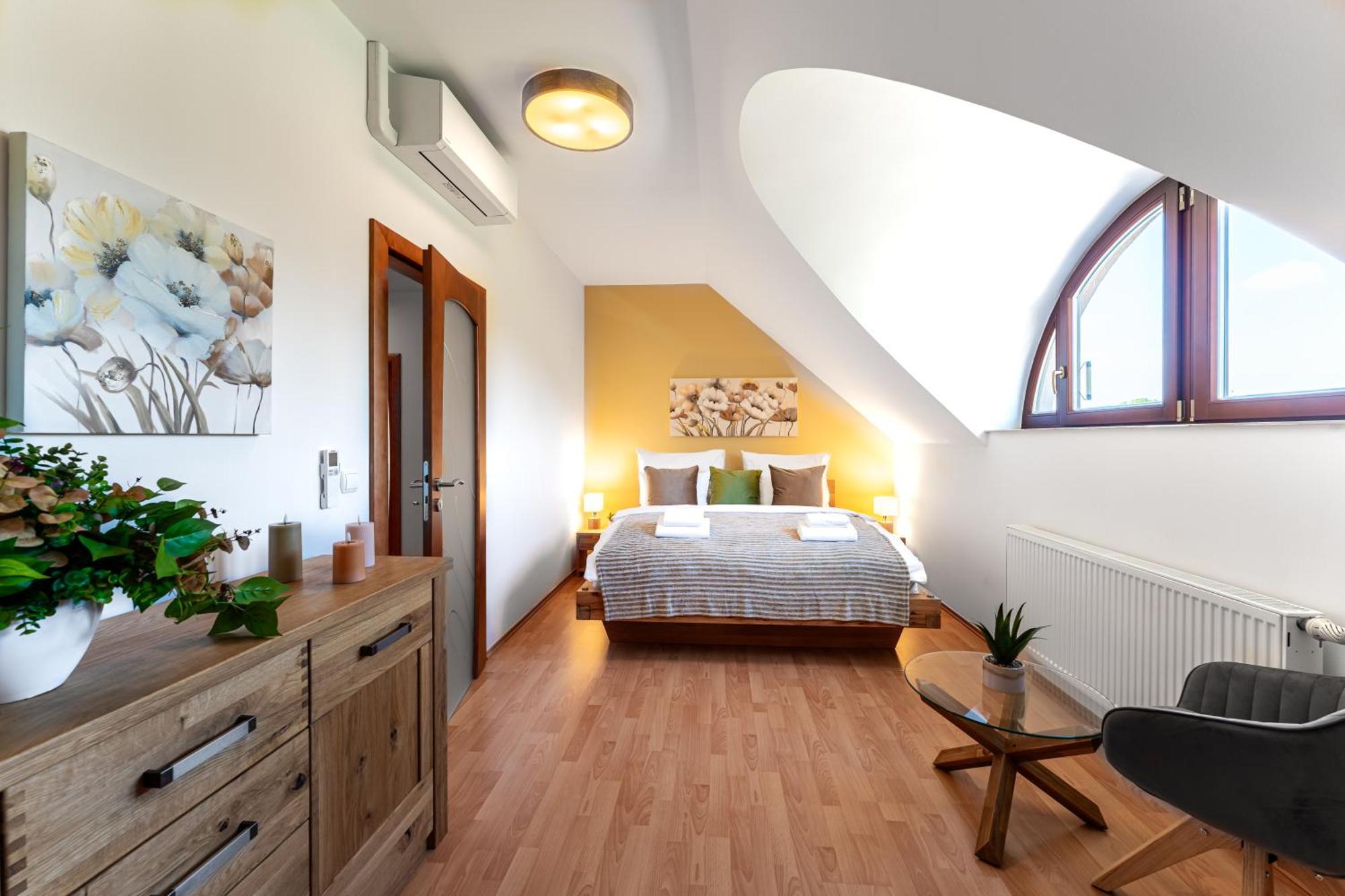 Villa With Pool & Sauna In Beer Village Велке Поповице Екстериор снимка
